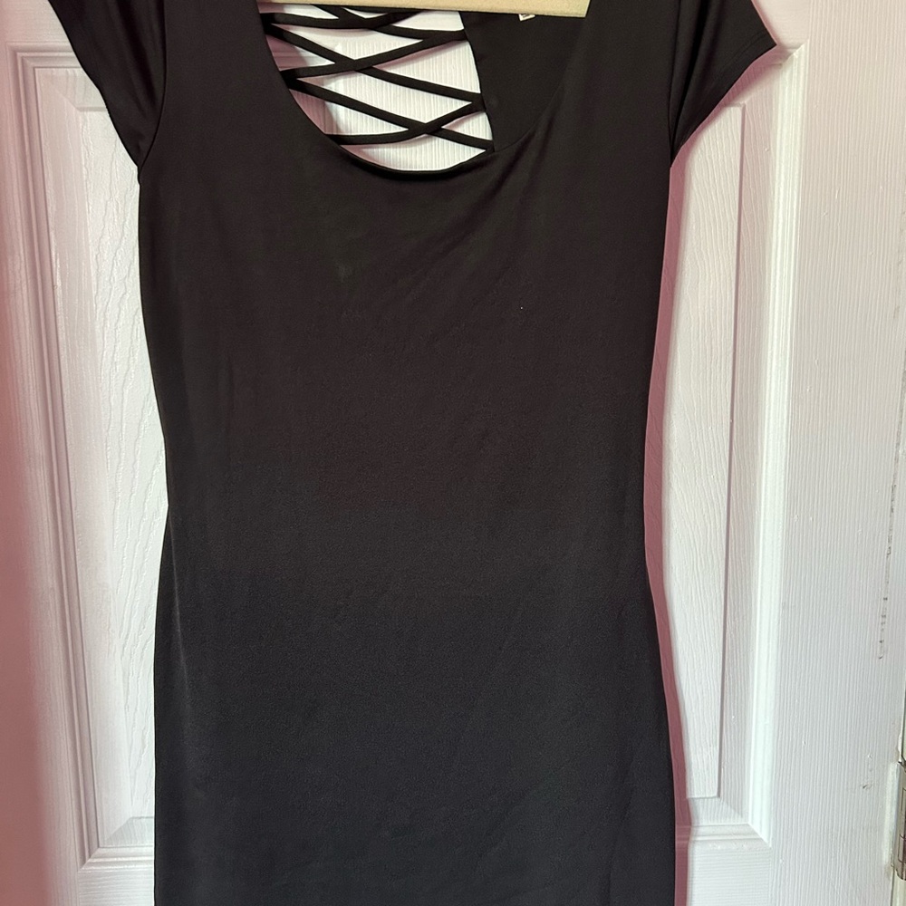 Elegant Black Crisscross Back Dress